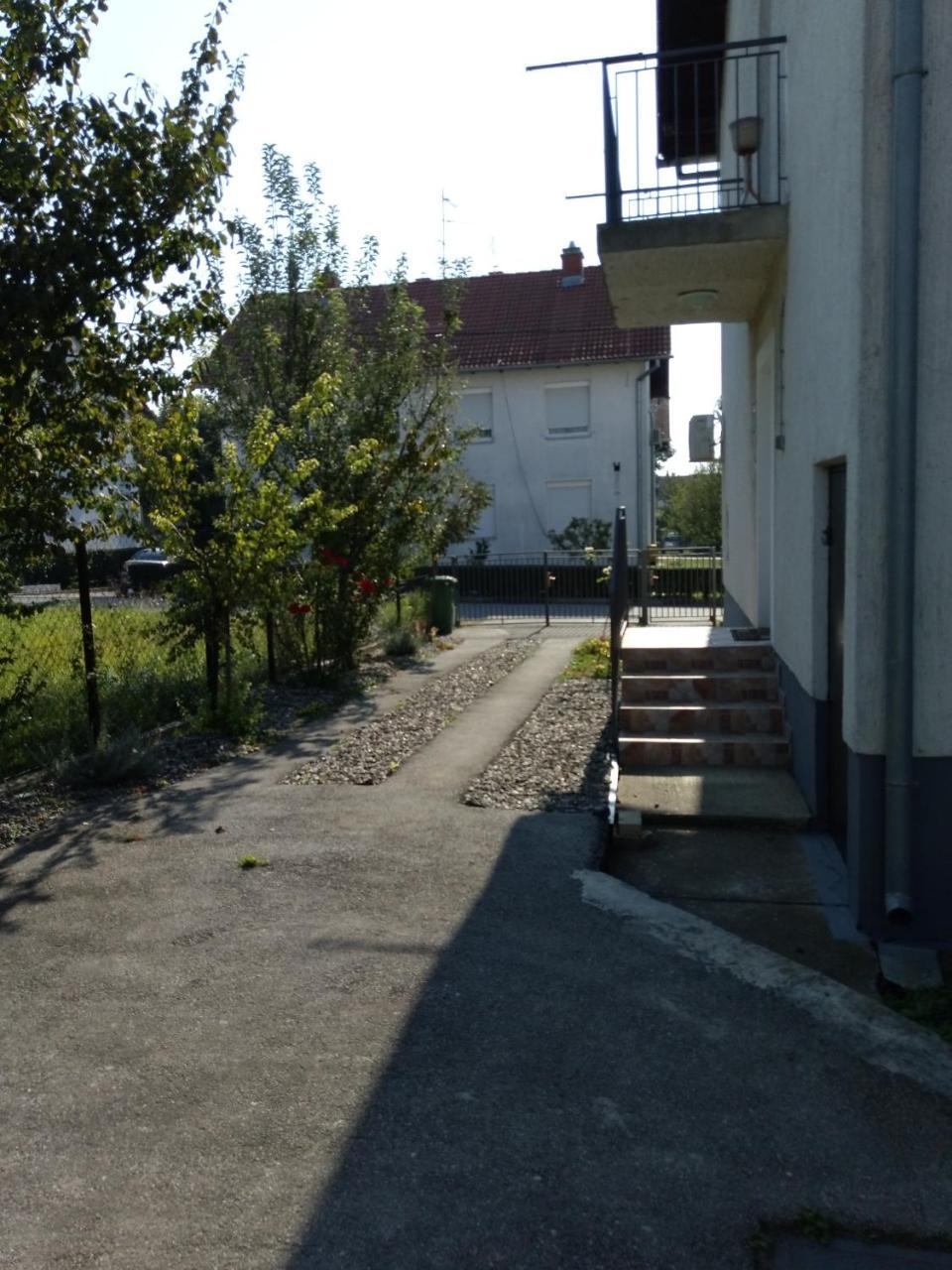 Petros apartmani Vukovar Exterior foto