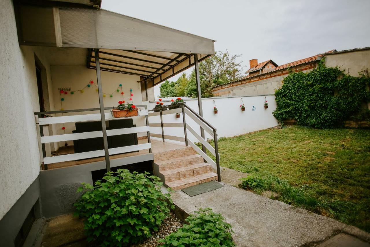 Petros apartmani Vukovar Exterior foto